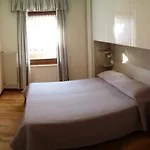 La Pineta 3* بادولا