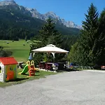 بيت ضيافة La Pineta
